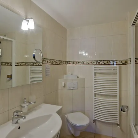 Hotel Antika 3*