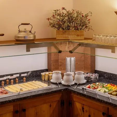 Antika Ξενοδοχείο Ζερμάτ