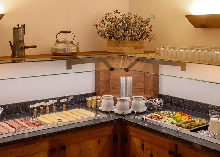 Antika فندق زيرمات