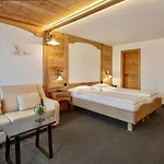 Antika Hotel
