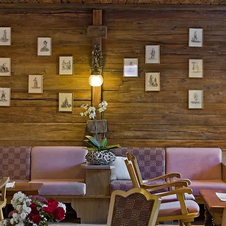 Hotel Antika 3*