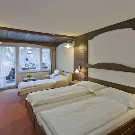 Hotel Antika 3*